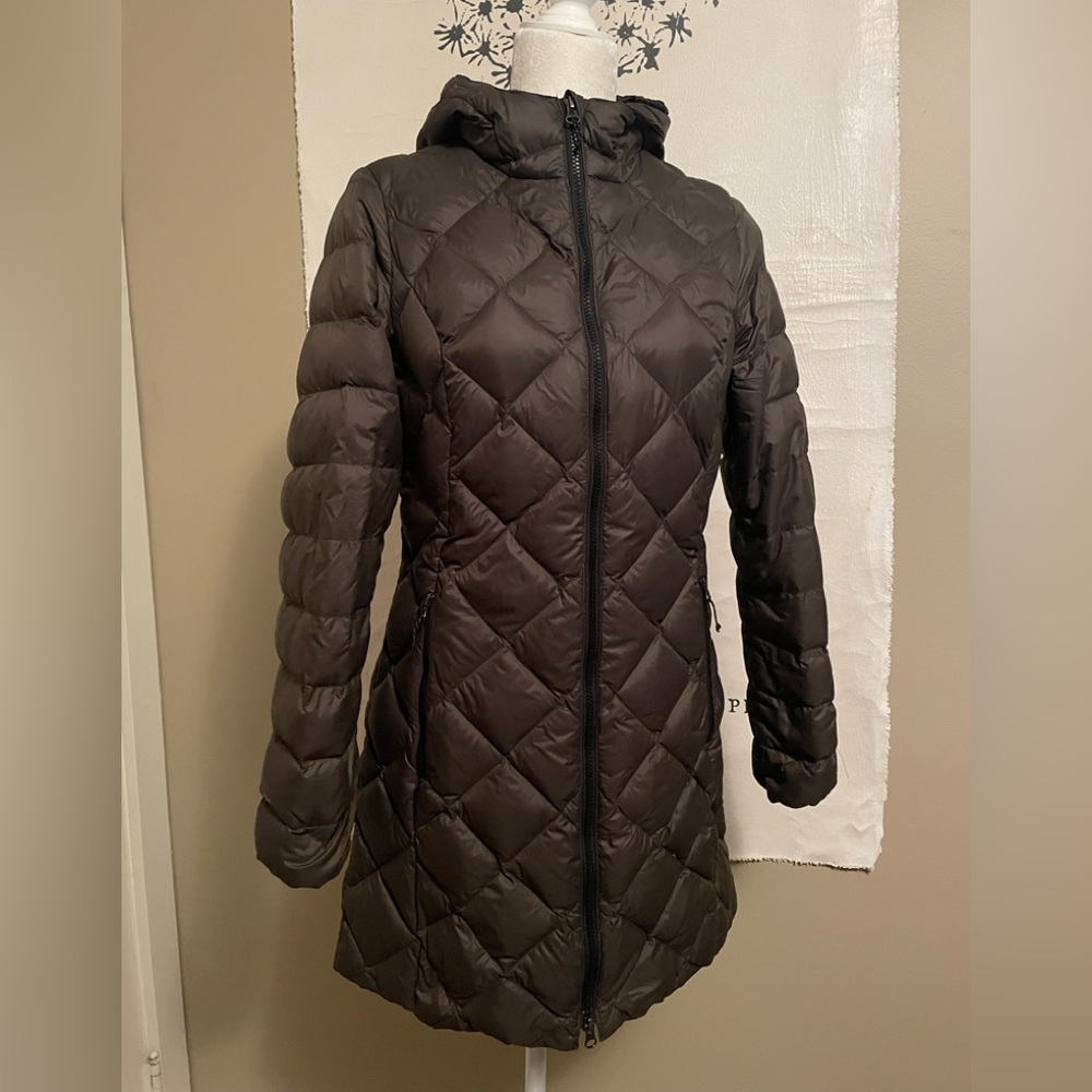 Eddie Bauer women’s long down coat. Size small